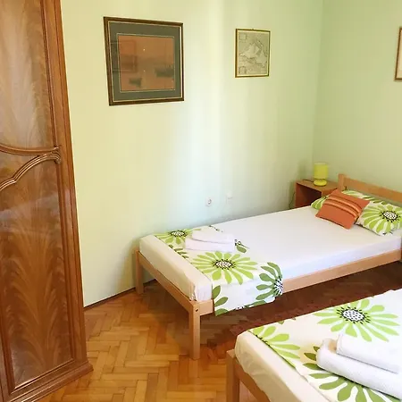 Mv Apartament *